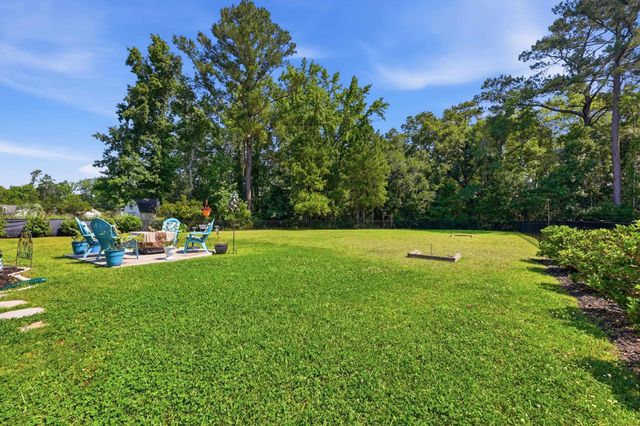 206 Three Oak Ln., Conway, SC 29526