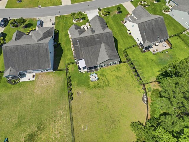 206 Three Oak Ln., Conway, SC 29526
