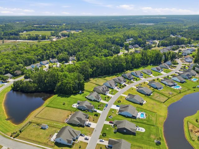 206 Three Oak Ln., Conway, SC 29526