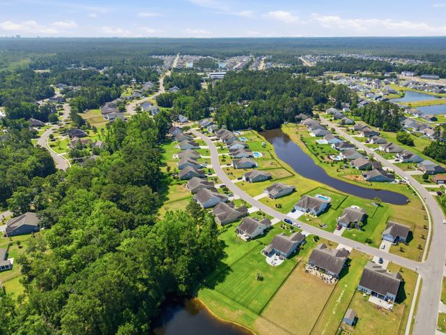 206 Three Oak Ln., Conway, SC 29526