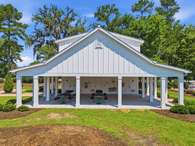 206 Three Oak Ln., Conway, SC 29526