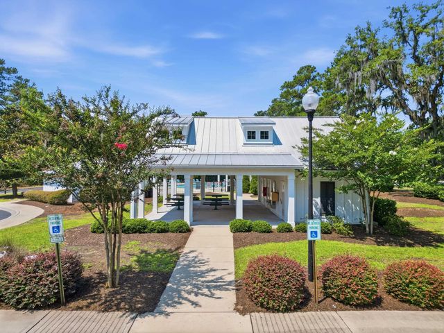 206 Three Oak Ln., Conway, SC 29526