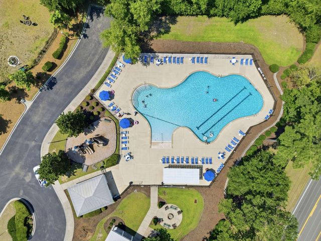 206 Three Oak Ln., Conway, SC 29526