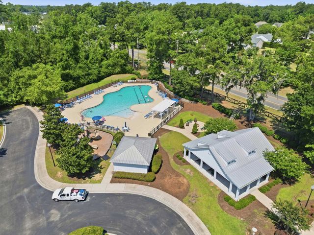 206 Three Oak Ln., Conway, SC 29526