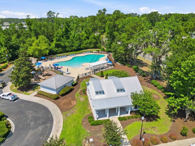 206 Three Oak Ln., Conway, SC 29526