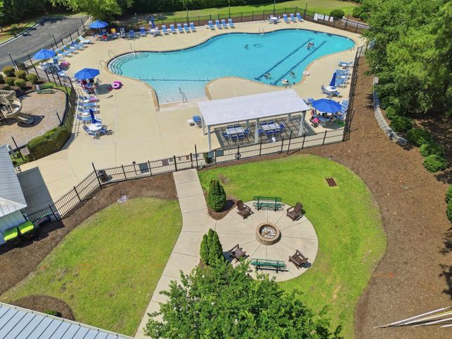 206 Three Oak Ln., Conway, SC 29526