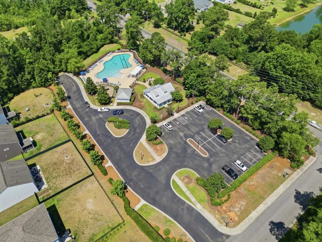 206 Three Oak Ln., Conway, SC 29526