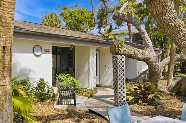 1169 W PEPPERTREE DRIVE 118A, Sarasota, FL 34242