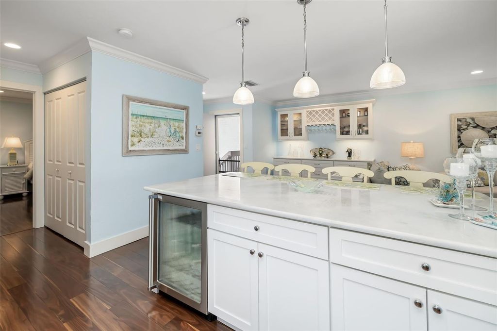 Image 13 of property listing at 1169 W PEPPERTREE DRIVE 118A, Sarasota, FL 34242