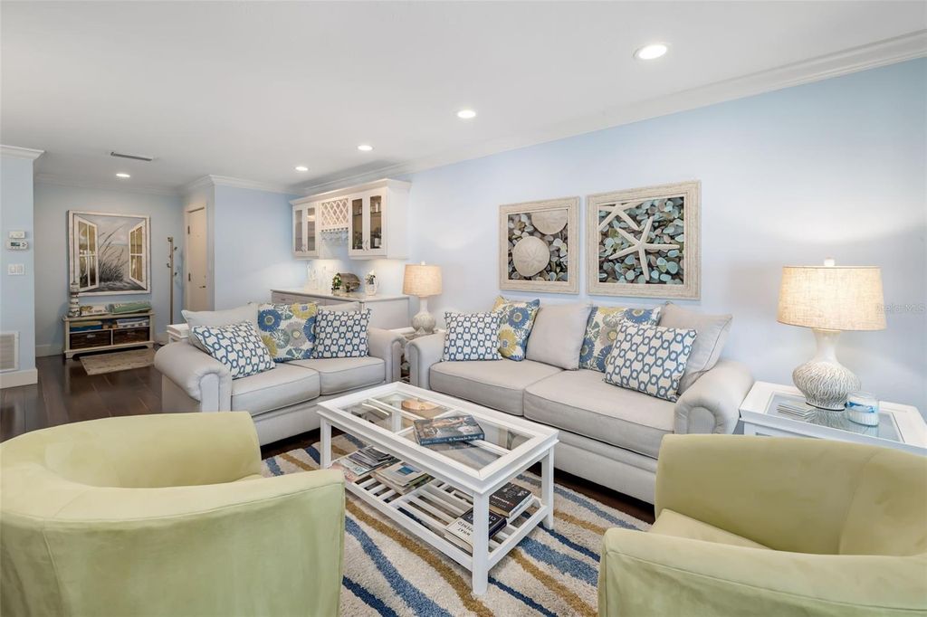 Image 16 of property listing at 1169 W PEPPERTREE DRIVE 118A, Sarasota, FL 34242