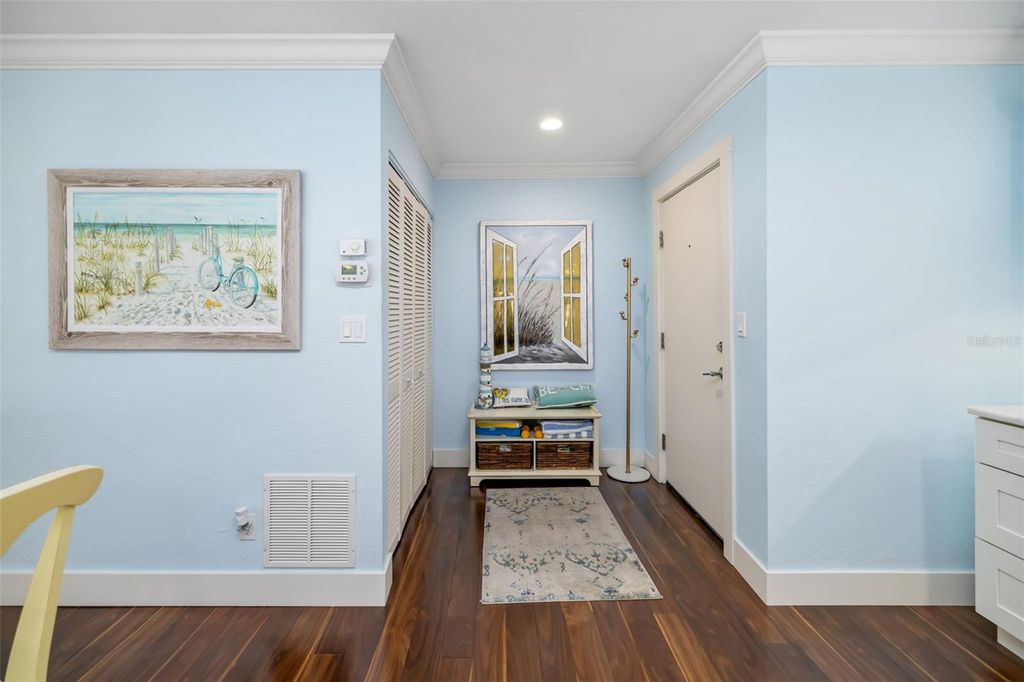 Image 27 of property listing at 1169 W PEPPERTREE DRIVE 118A, Sarasota, FL 34242