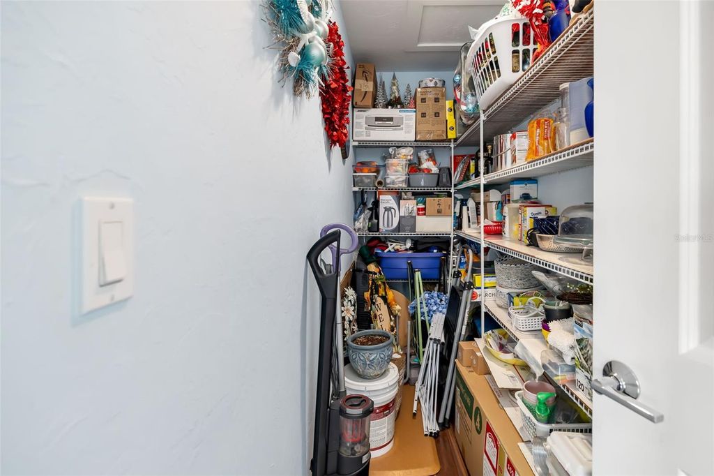 Image 33 of property listing at 1169 W PEPPERTREE DRIVE 118A, Sarasota, FL 34242