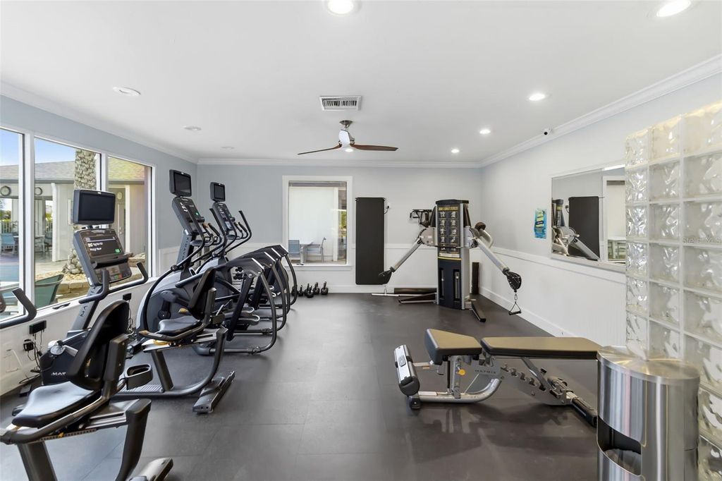 Image 35 of property listing at 1169 W PEPPERTREE DRIVE 118A, Sarasota, FL 34242