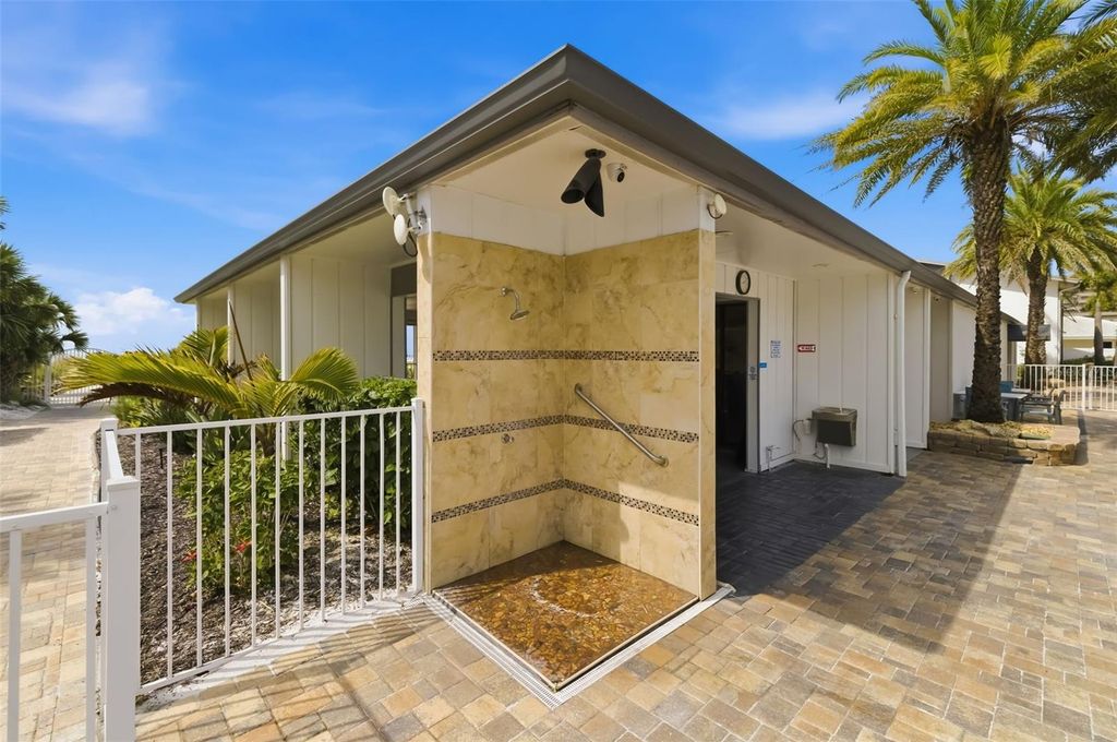 Image 40 of property listing at 1169 W PEPPERTREE DRIVE 118A, Sarasota, FL 34242