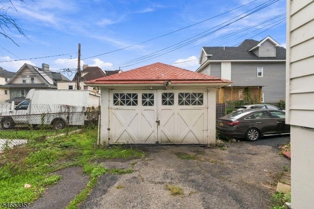 72 N Munn Ave, East Orange City, NJ 07017