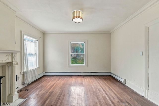 72 N Munn Ave, East Orange City, NJ 07017