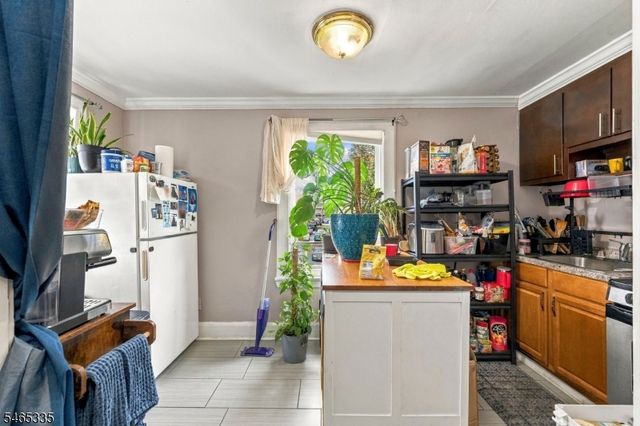 72 N Munn Ave, East Orange City, NJ 07017