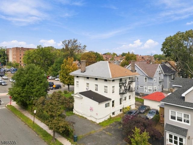 72 N Munn Ave, East Orange City, NJ 07017