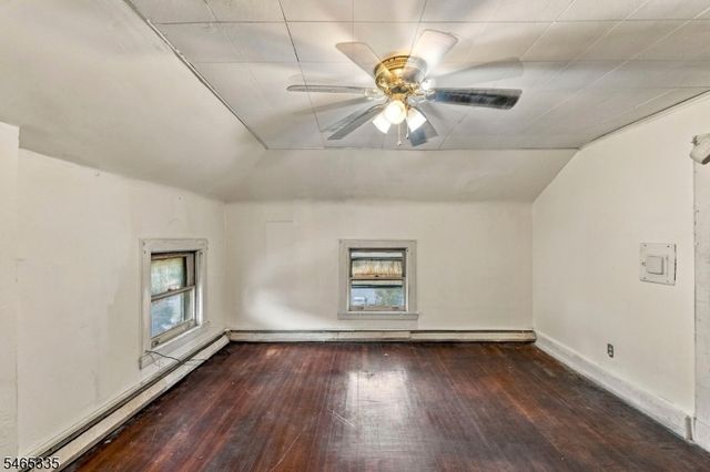 72 N Munn Ave, East Orange City, NJ 07017