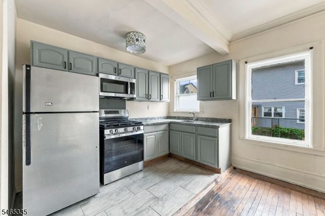 72 N Munn Ave, East Orange City, NJ 07017