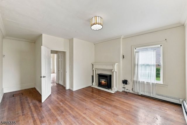 72 N Munn Ave, East Orange City, NJ 07017
