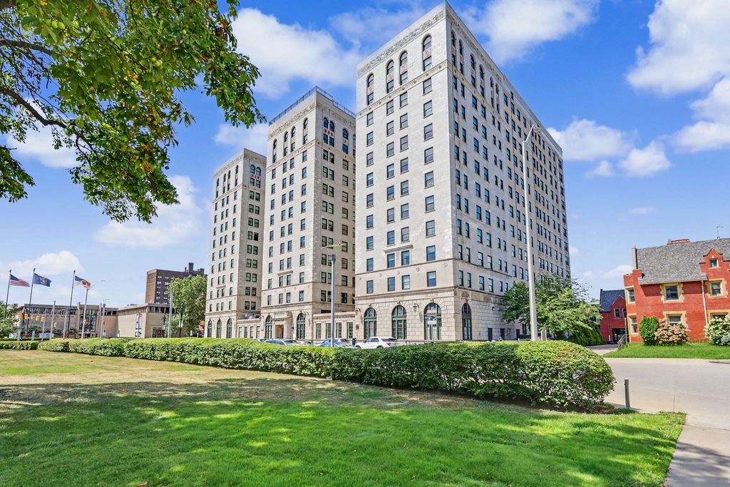 15 E Kirby Street 426, Detroit, MI 48202