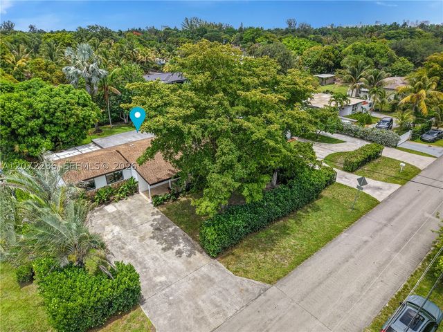 125 NE 150th St, Miami, FL 33161
