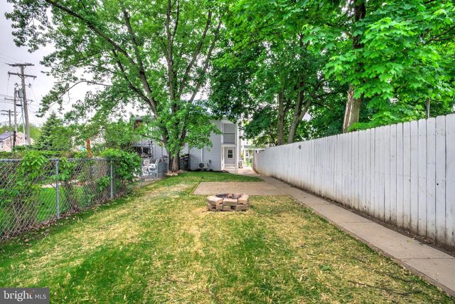 1304 SANDHILL RD, Lebanon, PA 17046