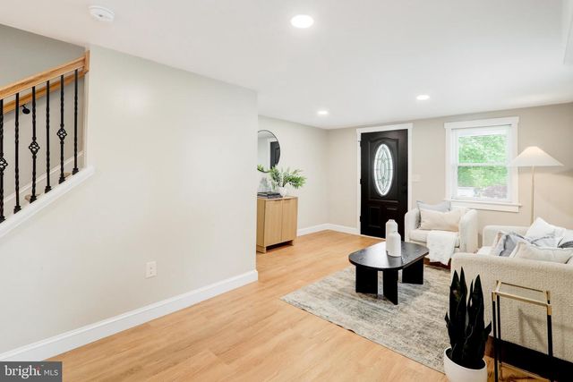 1304 SANDHILL RD, Lebanon, PA 17046