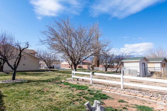 1027 S 920 W, Hurricane, UT 84737