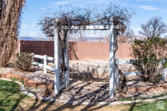 1027 S 920 W, Hurricane, UT 84737