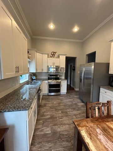 417 W Grand Street, Whitewright, TX 75491