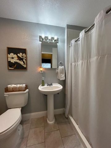 417 W Grand Street, Whitewright, TX 75491