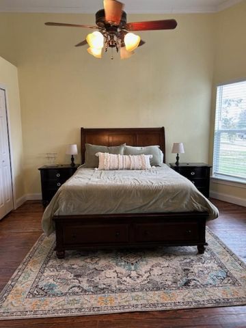 417 W Grand Street, Whitewright, TX 75491