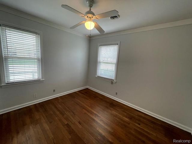 26604 Groveland Street, Madison Heights, MI 48071