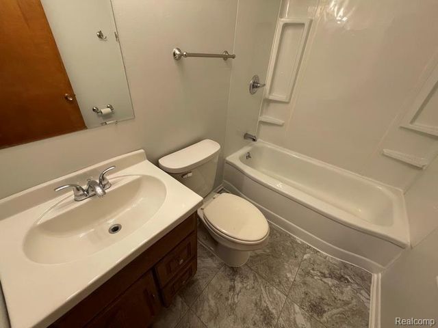 26604 Groveland Street, Madison Heights, MI 48071
