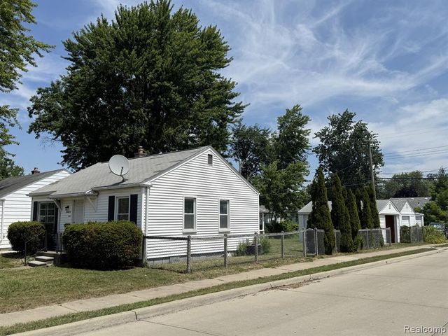 26604 Groveland Street, Madison Heights, MI 48071