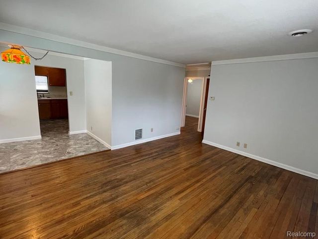 26604 Groveland Street, Madison Heights, MI 48071