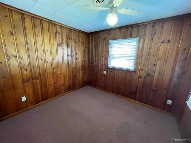 26604 Groveland Street, Madison Heights, MI 48071