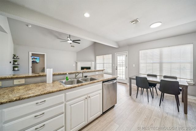 1417 E 145th Street S, Glenpool, OK 74033