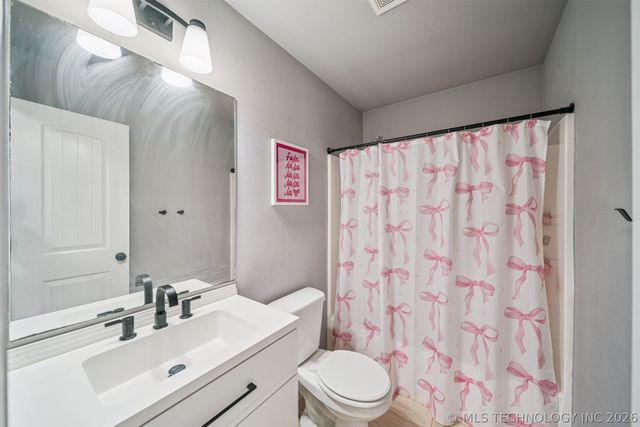 1417 E 145th Street S, Glenpool, OK 74033