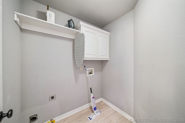 1417 E 145th Street S, Glenpool, OK 74033