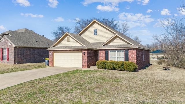 1417 E 145th Street S, Glenpool, OK 74033