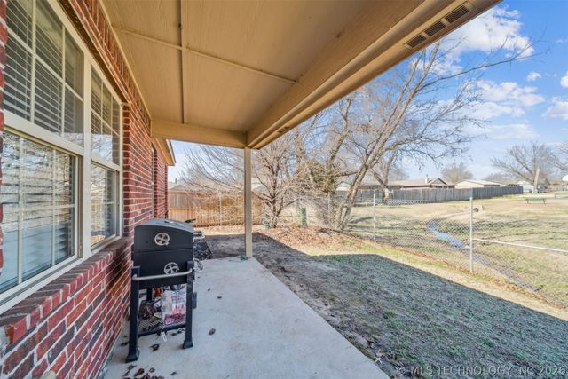 1417 E 145th Street S, Glenpool, OK 74033