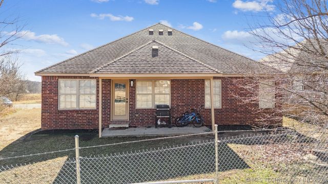 1417 E 145th Street S, Glenpool, OK 74033