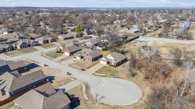 1417 E 145th Street S, Glenpool, OK 74033