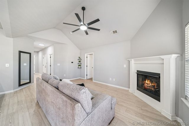 1417 E 145th Street S, Glenpool, OK 74033