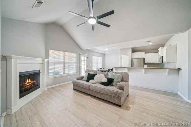 1417 E 145th Street S, Glenpool, OK 74033