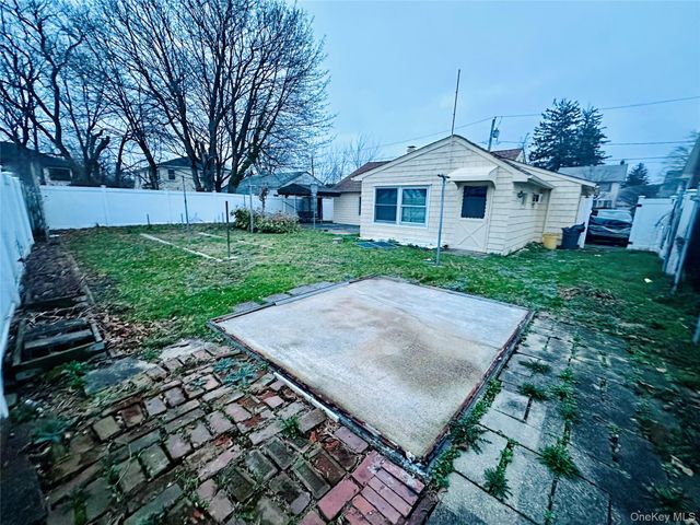 157 3rd Street, Hicksville, NY 11801