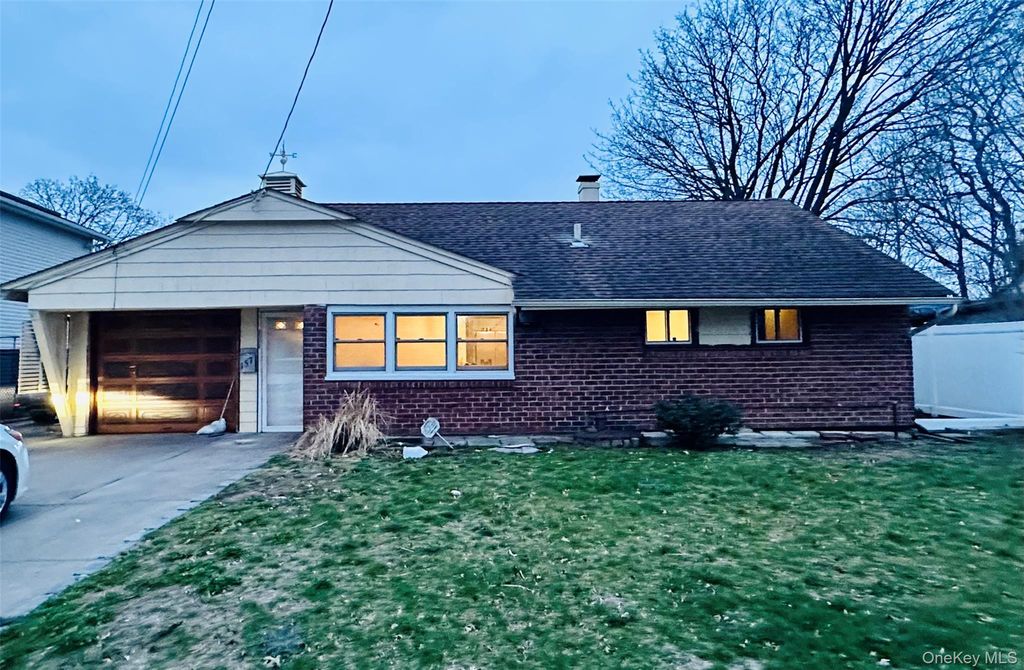 157 3rd Street, Hicksville, NY 11801